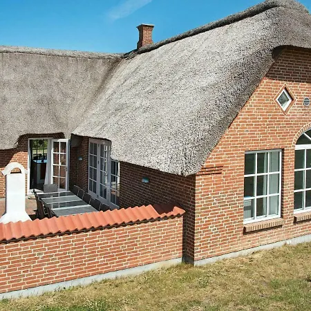 Holiday Home Dommersovej *